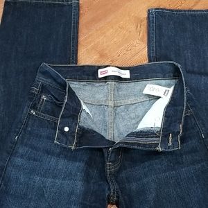 Levis